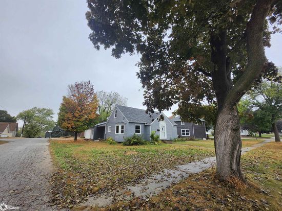 316 S 8th St, Forest City, IA 50436