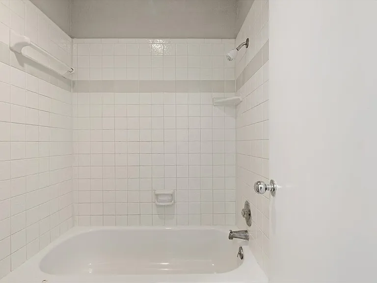10254 Bridgeland Ln — Photo 16