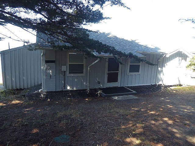 Front/East side