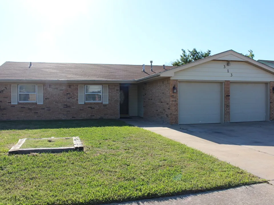 313 SW 72nd St