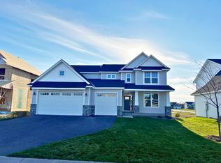 613 Sierra Pkwy, Waconia, MN 55387
