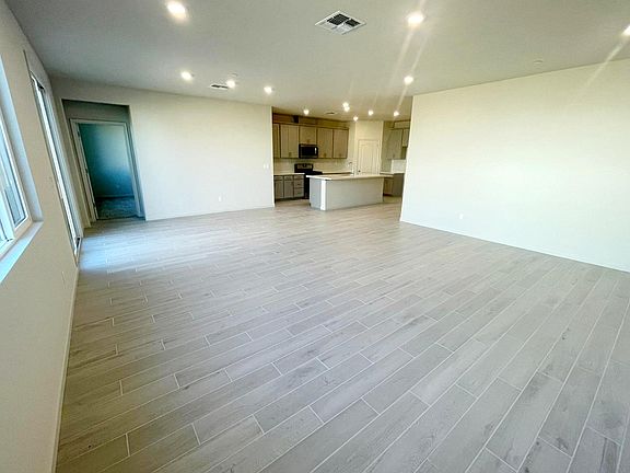 4th image of 2887 Mokelumne St