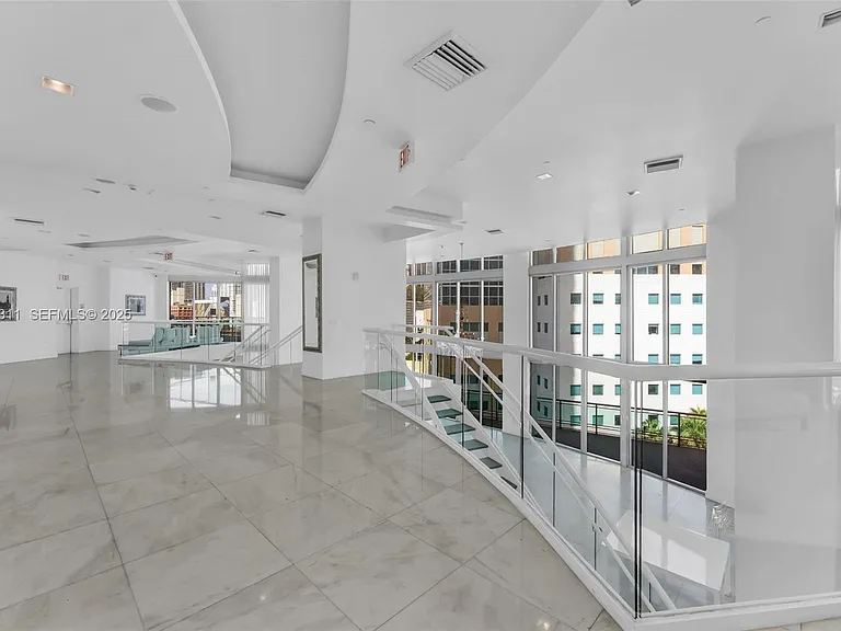 350 S Miami Ave #1301 — Photo 5