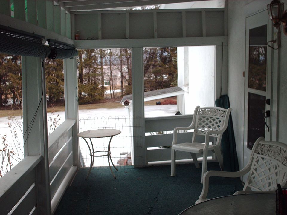 2nd image of 46 Mahanoy Ave