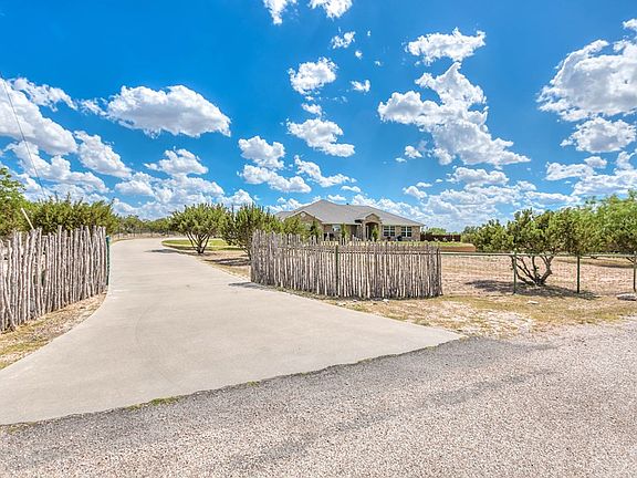 3rd image of 2621 Venado Dr