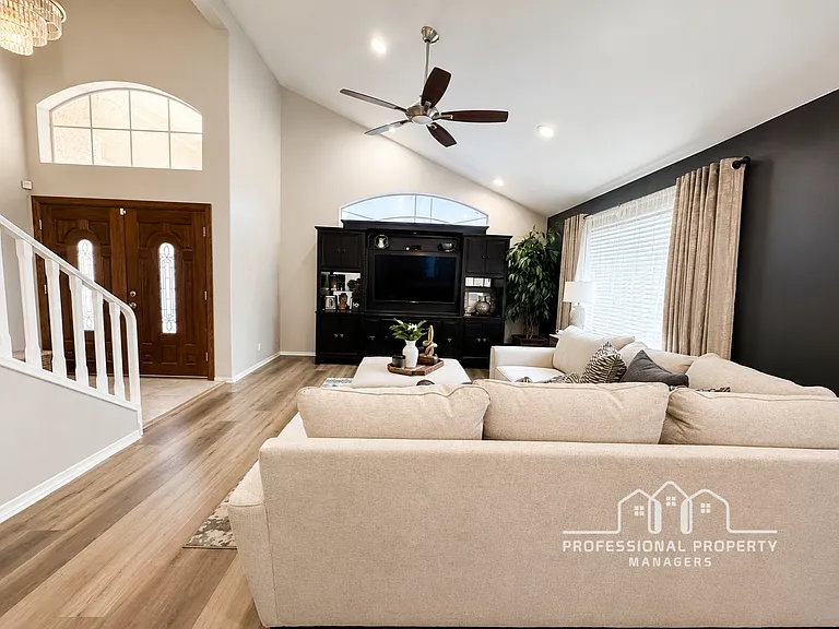 3522 W 12th Ln — Photo 5