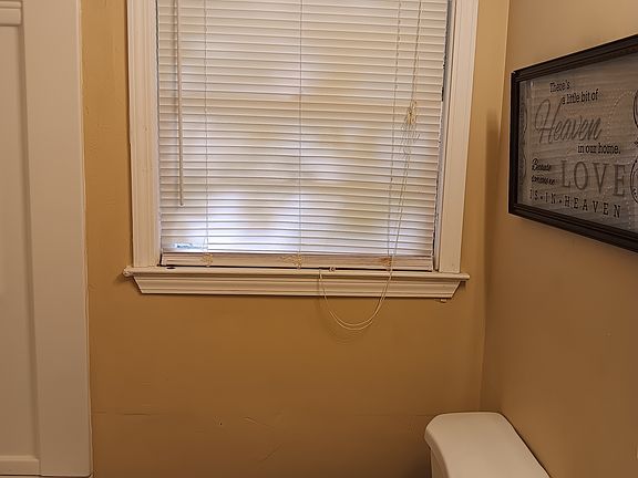 2nd image of 2331 Greenwood Ct