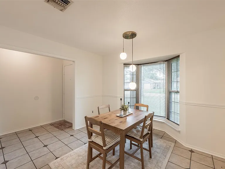 1663 Chilton Ln — Photo 4