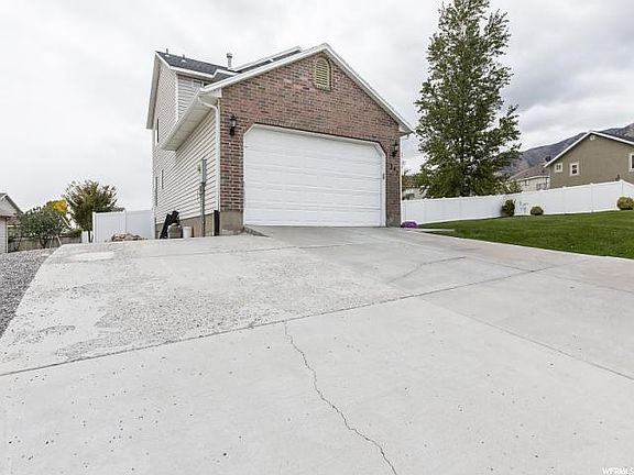 2nd image of 297 W Lake Vista Dr