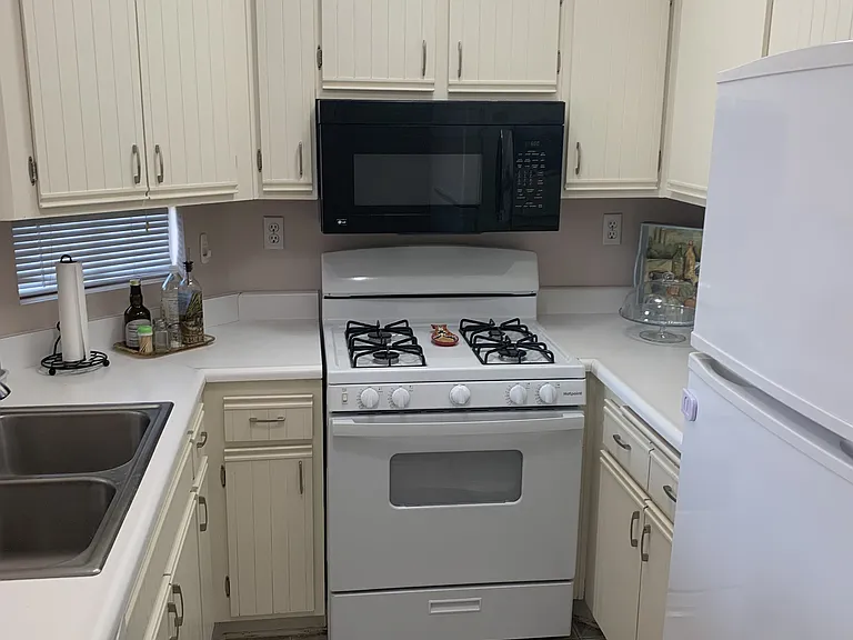 23705 Del Monte Dr #240 — Photo 2