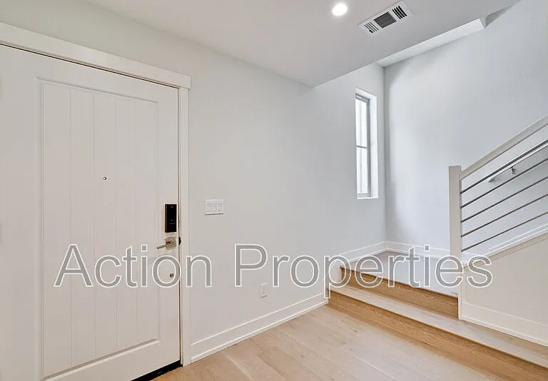 2388 Toledo Ter — Photo 3