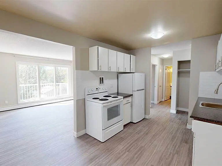 9807 108th Ave #307 — Photo 3