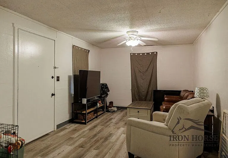 123 Hollie St — Photo 4