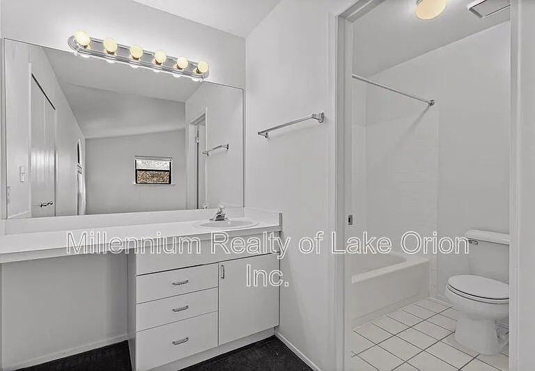 5611 Drake Hollow Dr W — Photo 20