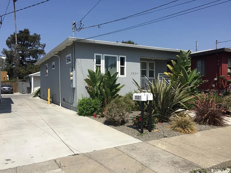 1529 Stuart St — Photo 20