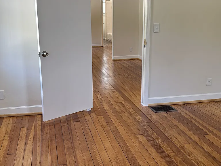 330 Lilienthal St — Photo 10