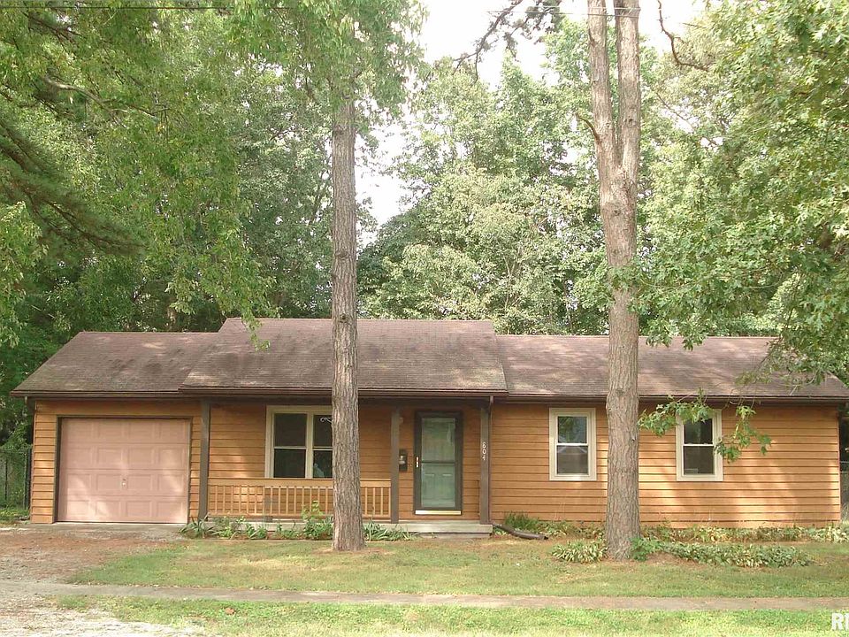 1st image of 804 Farris St