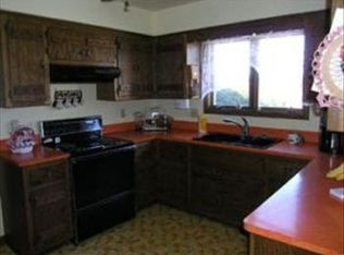 2602 Pleasant Valley Rd, Jackson, WI 53037