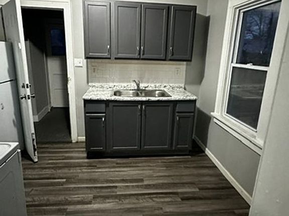 5th image of 13616 Coit Rd Unit 2