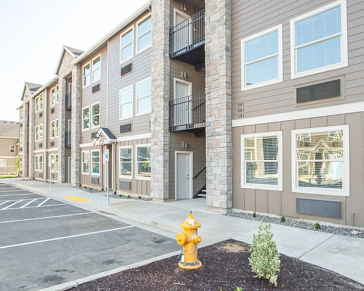 Q1 Apartments — Photo 33