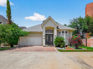 13502 Broadmeadow Ln, Houston, TX 77077
