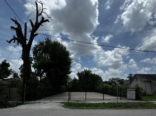 2114 Terry St, Houston, TX 77009