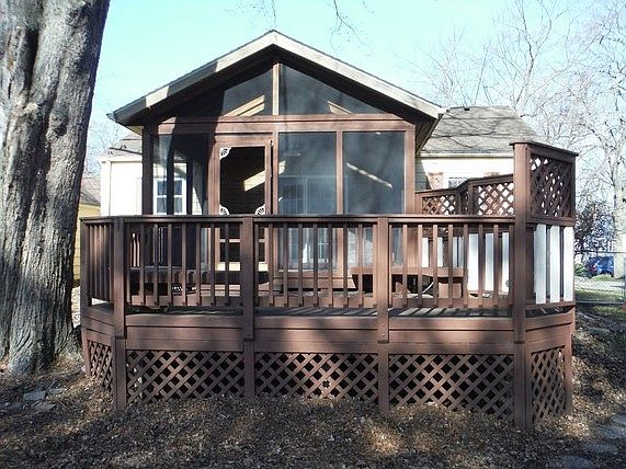 2nd image of 111 Main St