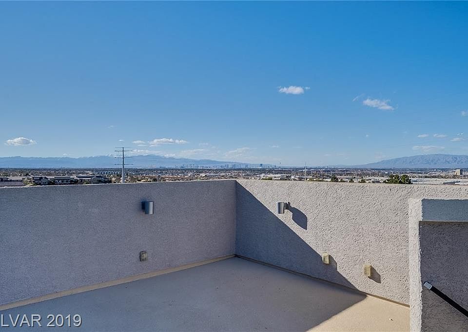 2nd image of 49 Arista Port St