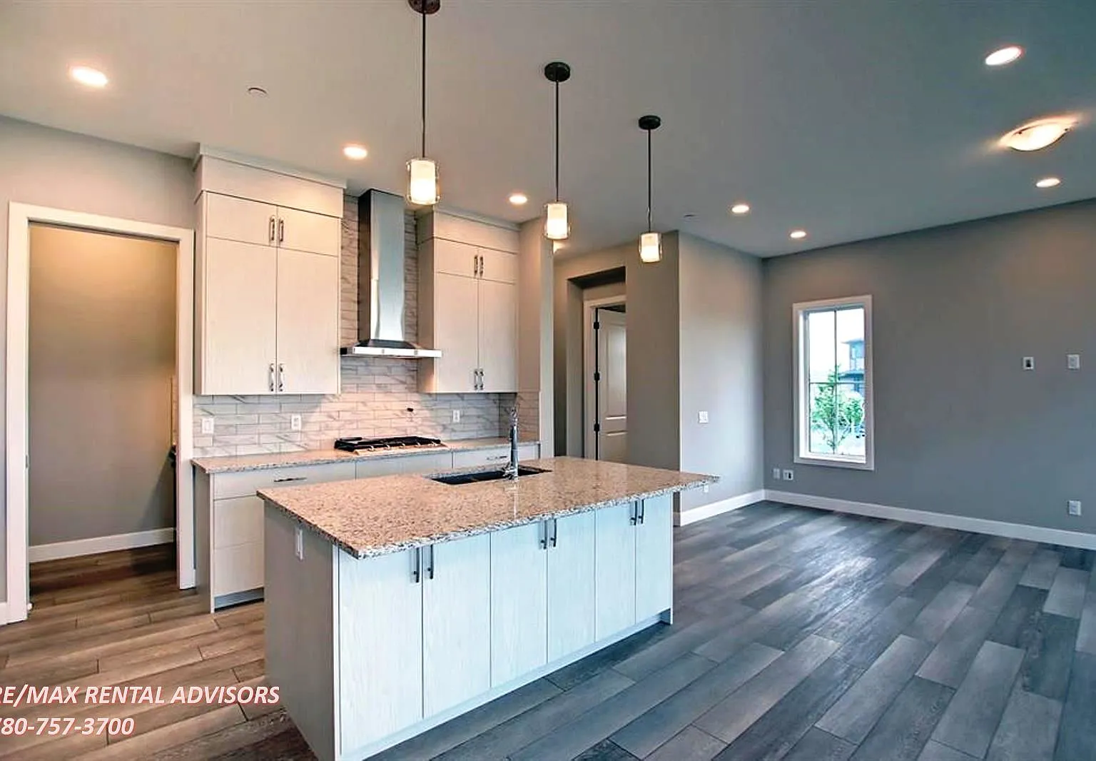 UPPER 143 Lucas Terrace Northwest — Photo 4