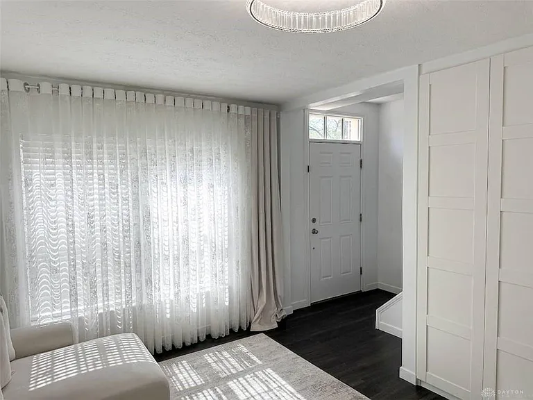 1004 Parklake Row — Photo 13