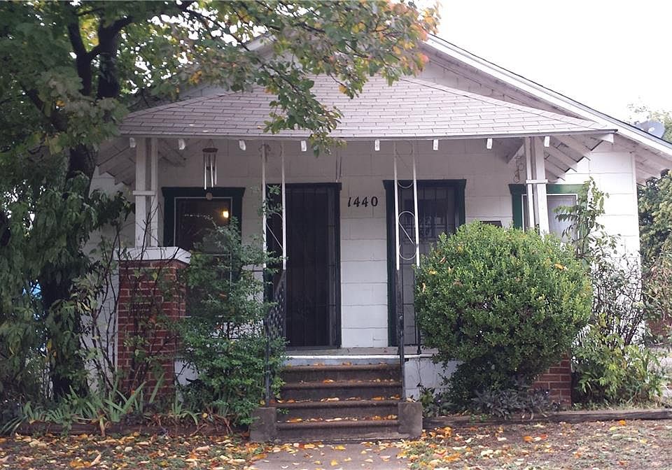 1st image of 1440 W Spurgeon St