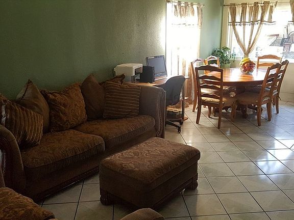 4th image of 939 E Rosewood Ct