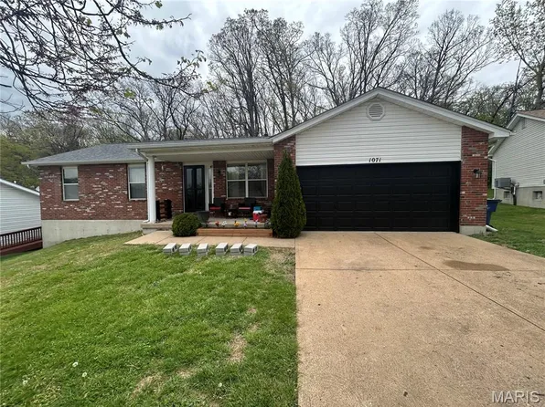 1071 Eagle Valley Dr, Festus, MO 63028
