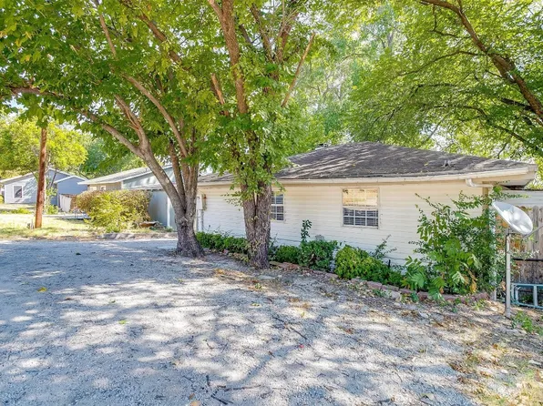 1116 W Lake Dr, Weatherford, TX 76087