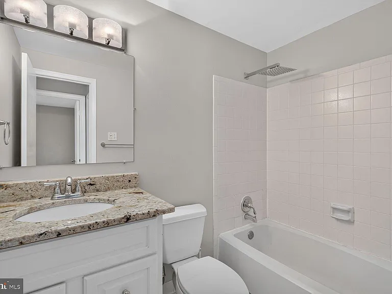 8228 Goldstream Ct — Photo 24