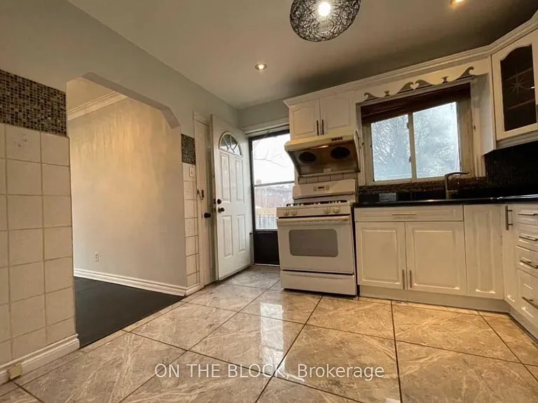 6 Laxford Ave — Photo 7