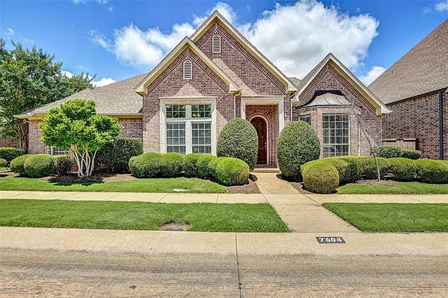 1st image of 7604 S Ballantrae Dr
