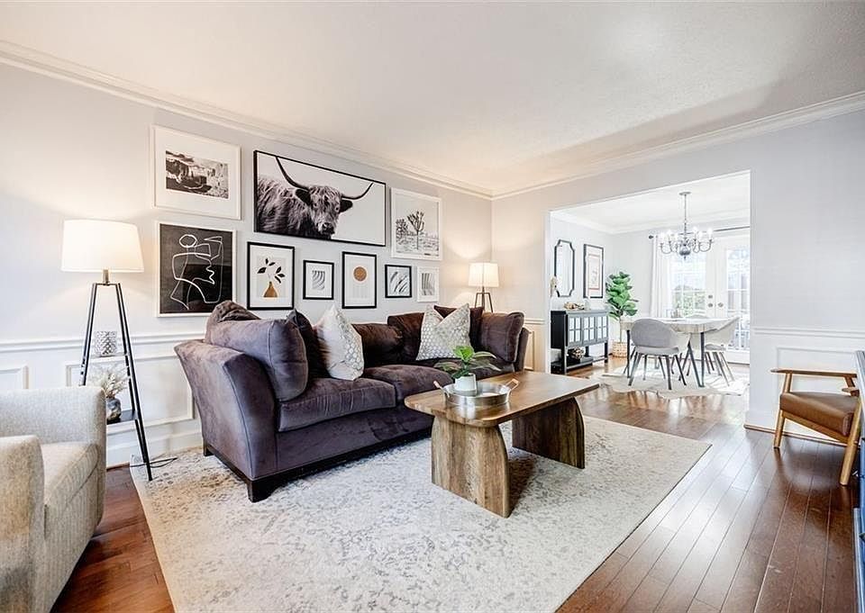 1st image of 12 Palace Green Pl NW