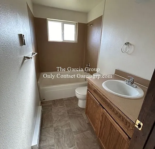 470 SE Vista Ave — Photo 9