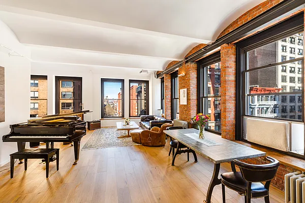 Sold by JMPIRE REAL ESTATE LLC | media 1