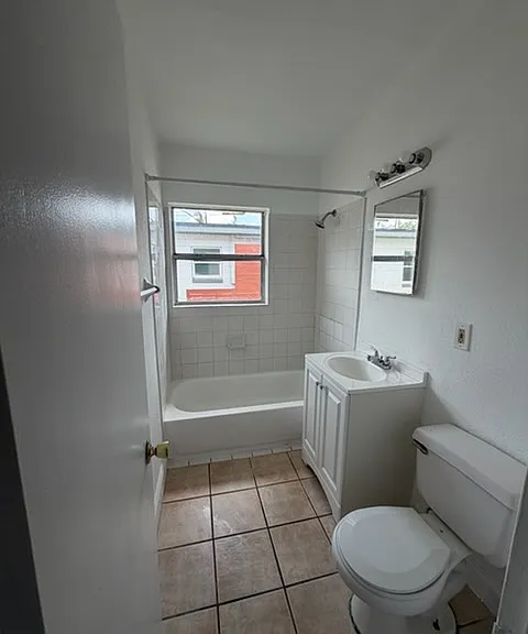 2115 S Mills Ave #1 — Photo 1