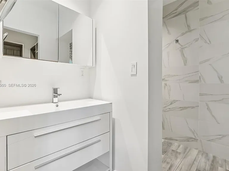 1231 Stillwater Dr — Photo 38