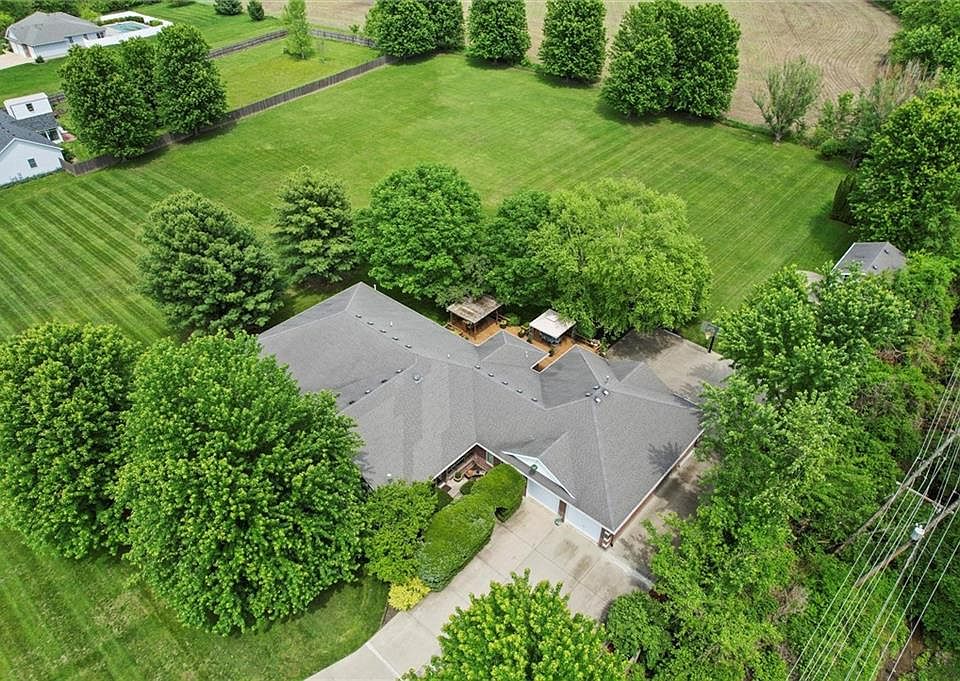 1st image of 1601 Lynn Rd
