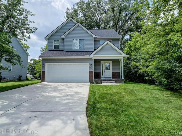 22541 Albion Ave, Farmington, MI 48336
