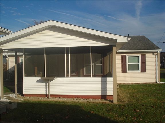 4th image of 215 Mahony Ave