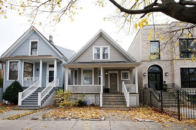 1st image of 1919 W Oakdale Ave