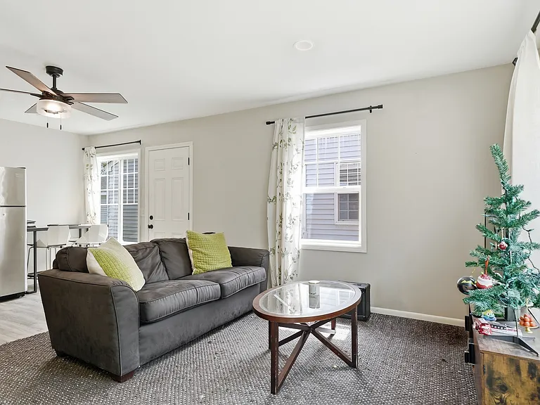 3838 Regent Ave N #3838 — Photo 7