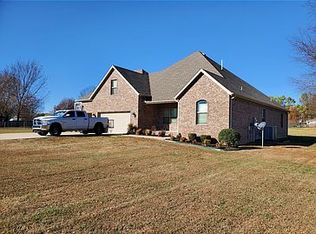 728 E Buchanan St, Prairie Grove, AR 72753
