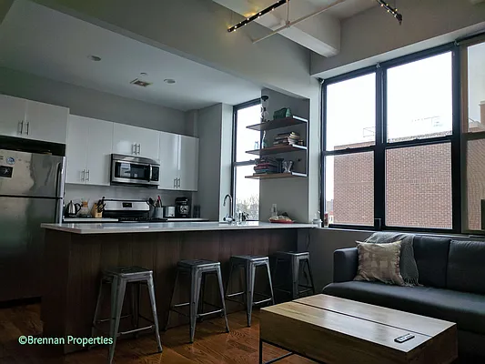 Rented by Manhattan Management LLC | media 6