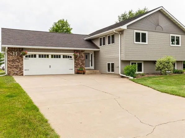 202 Hickory Dr, Woodville, WI 54028